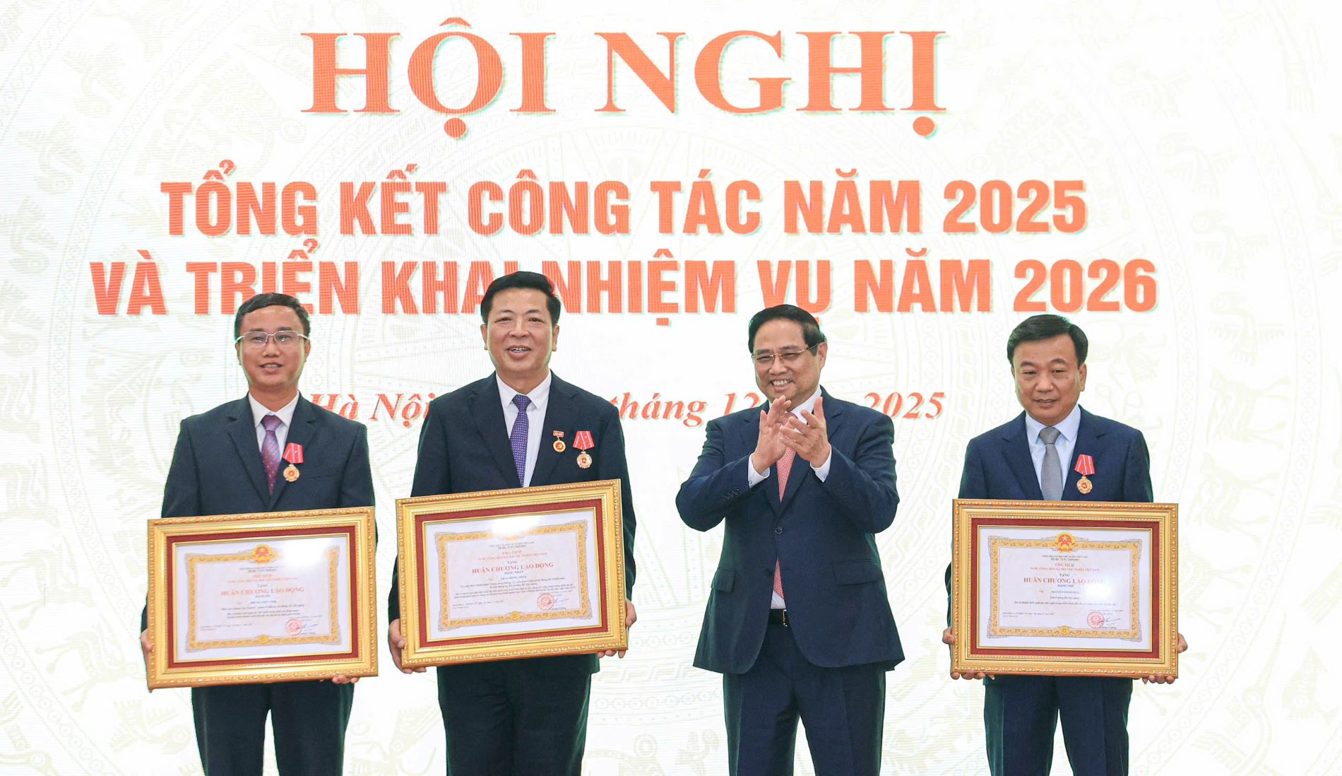 Thủ tướng Phạm Minh Chính dự Hội nghị tổng kết công tác năm 2025, triển khai nhiệm vụ năm 2026 của Bộ Xây dựng
